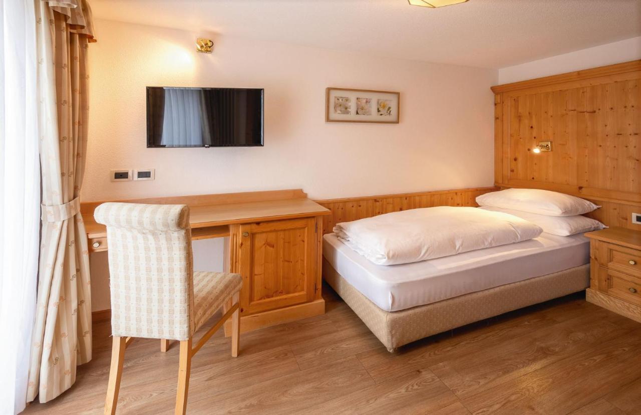 Hotel Villa Eden Corvara In Badia Kültér fotó