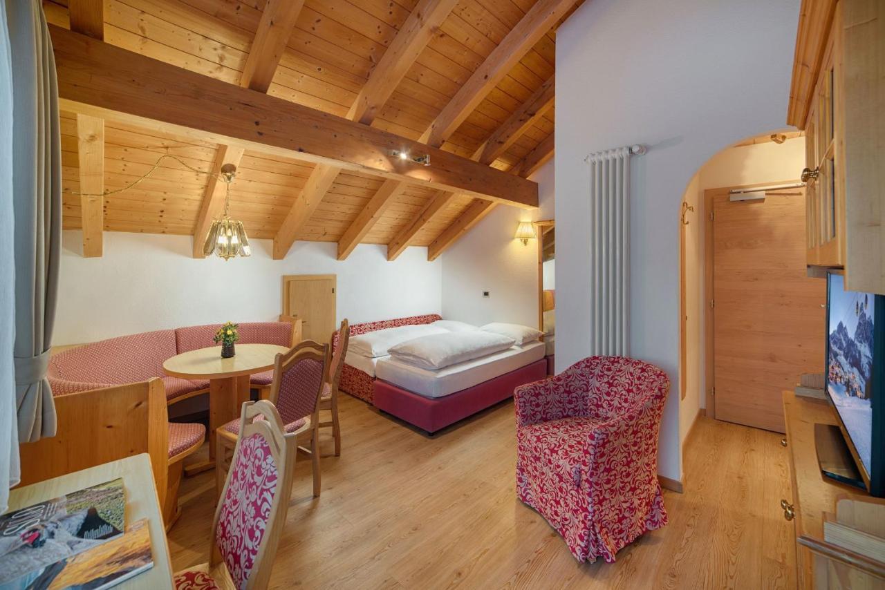 Hotel Villa Eden Corvara In Badia Kültér fotó