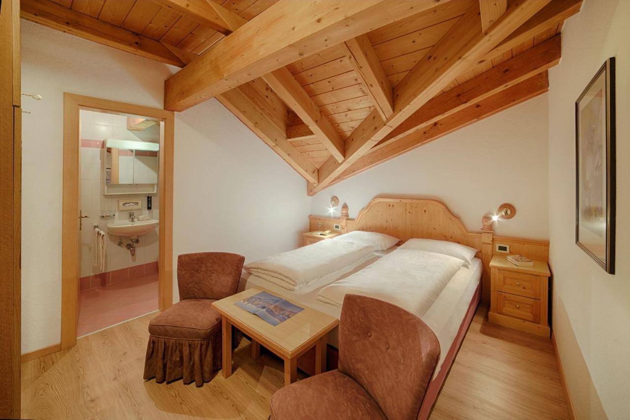Hotel Villa Eden Corvara In Badia Kültér fotó