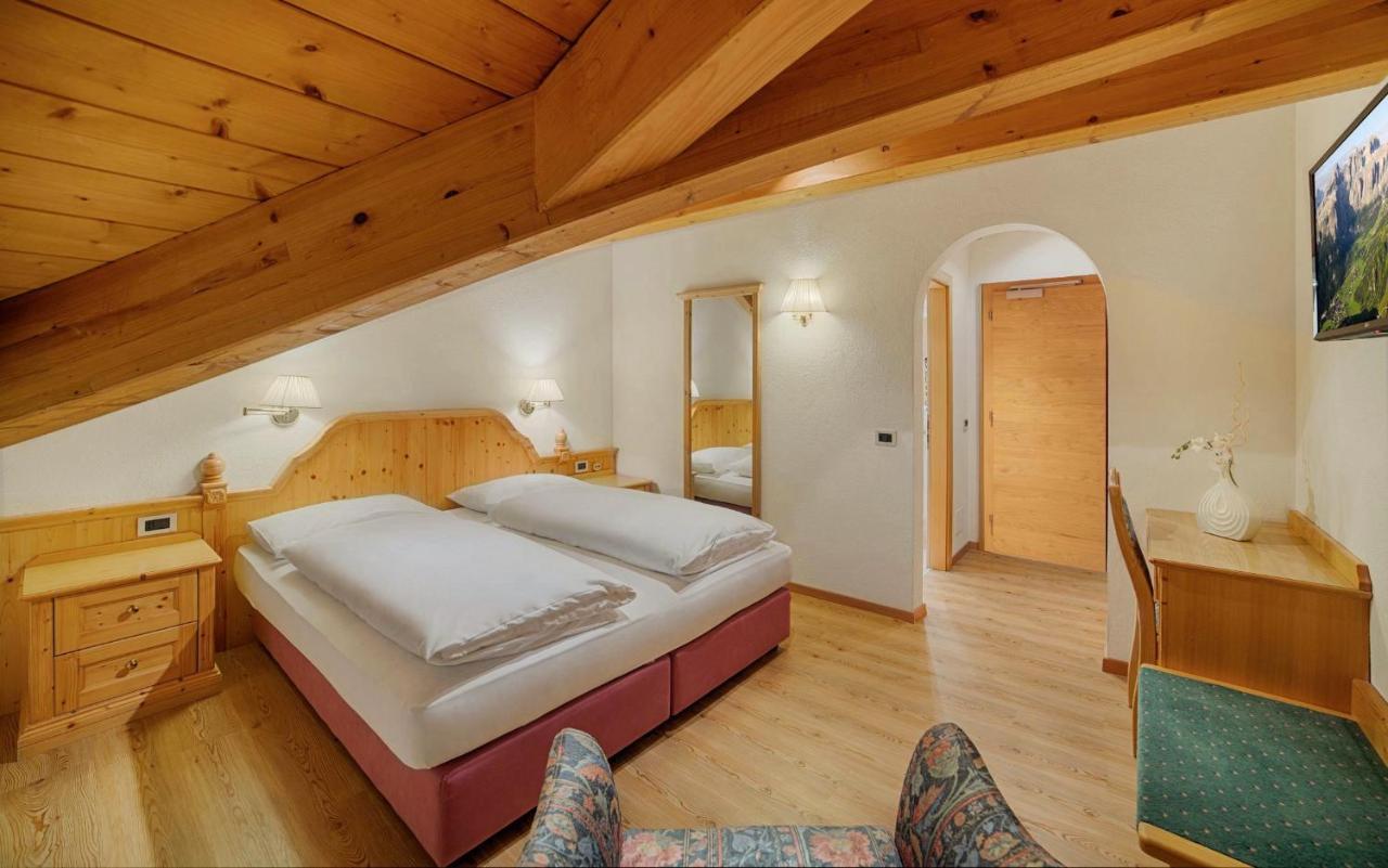 Hotel Villa Eden Corvara In Badia Kültér fotó