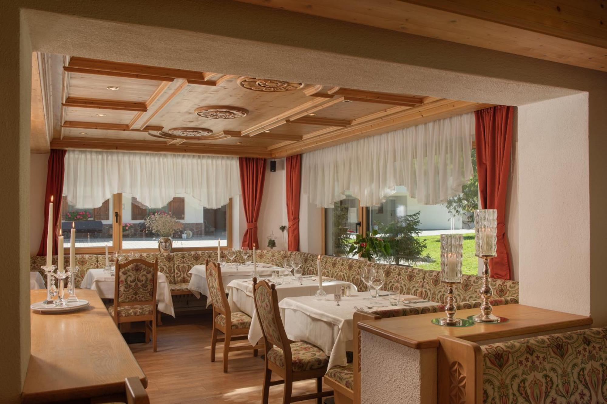 Hotel Villa Eden Corvara In Badia Kültér fotó