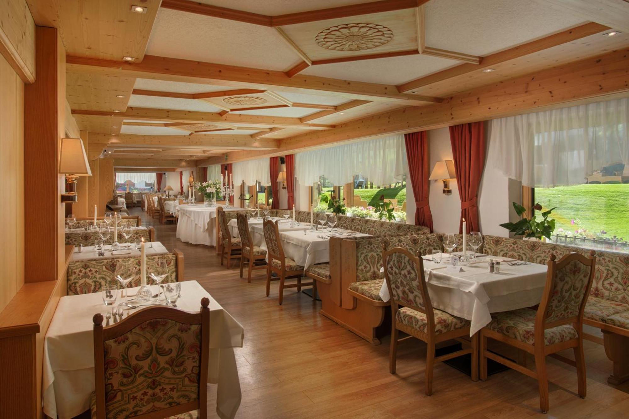 Hotel Villa Eden Corvara In Badia Kültér fotó
